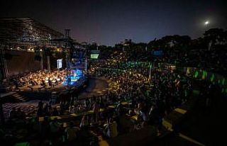 Mor ve Ötesi’nden İEF’de senfonik rock konseri