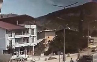 Motosiklet ile hafif ticari aracın çarpıştığı...