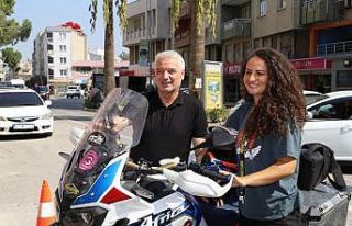 Motosikletiyle Türkiye turuna çıkan akademisyen...