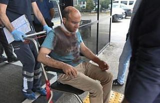 Müezzin kendisini boynundan bıçaklayan eşini boğarak...