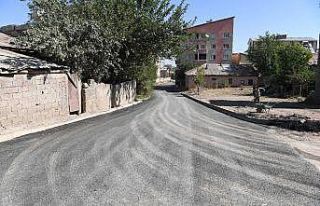 Muş’ta son 45 günde 27 bin ton asfalt serildi