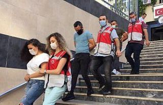 Müşteri kılığındaki dolandırıcı kadın, kuyumcuya...