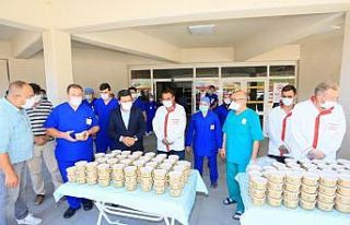 Nevşehir Belediyesi sağlık çalışanlarına aşure...