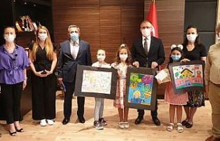’Okulum’ yarışmasında dereceye girenlere ödülleri...