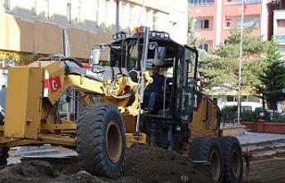 Oltu ilçe merkezindeki yollar asfaltlanıyor