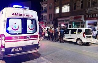 Önce husumetlisini, sonra da kavgayı ayırmak isteyen...