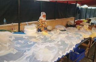 Organik ürün satarak 3 çocuğunu okuttu
