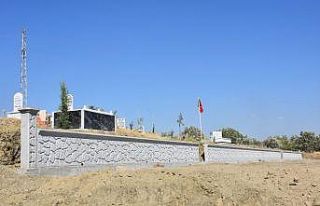 Ortaklar Mezarlığı istinat duvarı çalışması...