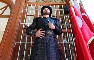 Osman Gazi Türbesi’nde saygı nöbeti başladı