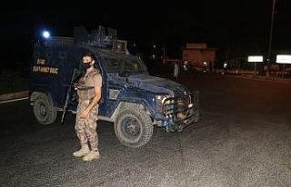 Otogar kapısına bırakılan valiz korkuttu