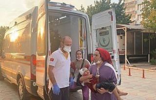 Otomobil çocuğa çarptı