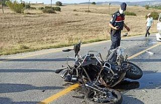Otomobil ile motosiklet çarpıştı: 1 ölü