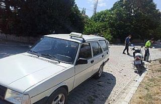 Otomobil ile motosiklet çarpıştı, 2 kişi yaralandı