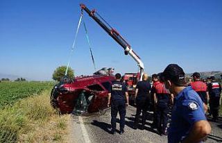 Otomobil sulama kanalına uçtu: 1 ölü