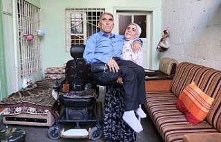 (Özel Haber) 10 yıldır kocasını sırtında taşıyor