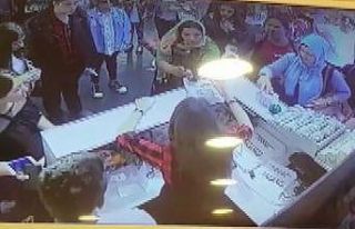 (Özel) Maltepe’de kasiyerin dikkati, sahte para...