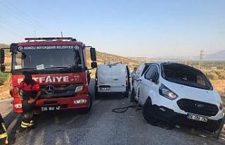 Para dolu zırhlı araç kaza sonrası taklalar attı:...