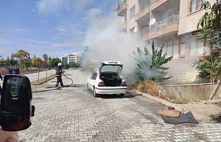 Park halindeki otomobilde yangın