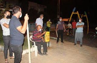 Parkta sopa ve kürekle ‘korku’ nöbeti