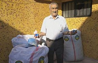 Plastik şişe kapakları ile 21 yıldır yardım...
