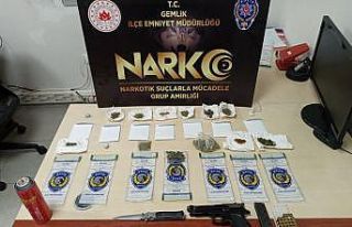 Polis iki saatte uyuşturucu şebekesini çökertti