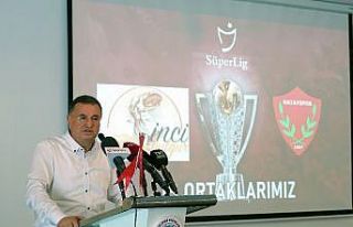 Prof. Dr. Lütfü Savaş: “Asansör takım olmayacağız”