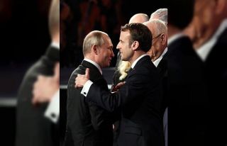 Putin ve Macron’dan telefon görüşmesi