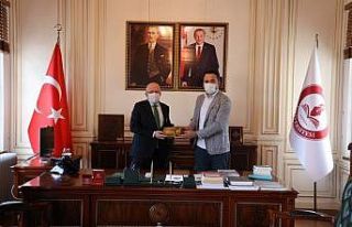 Rektör Aydın: “Geleceğe değerlerini yaşayabilen...