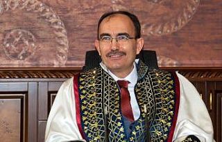 Rektör Beydemir uzaktan eğitim süreciyle ilgili...