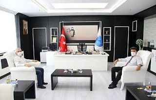 Rektör Karacoşkun İl Müdürü Bahattin Yetim ile...