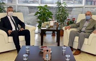 Rektör Ünal 19 Mayıs Belediye Başkanı’nı konuk...