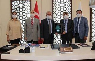 Rektör Uysal’dan Kütahya Ticaret Borsası’na...