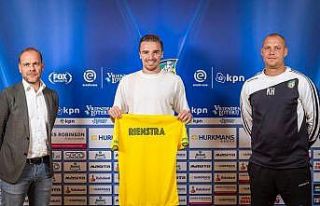 Rienstra Hollanda’ya gitti