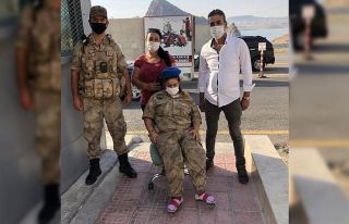 Rojda’nın asker üniforması giyme hayalini Mehmetçik...