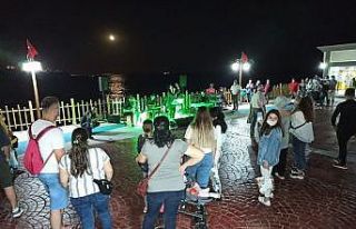 Rumeli İskelesi sokak müziği ile coştu