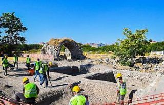 Şahabiyye-i Kübra Medresesinde kazı çalışmalarına...