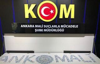 Sahte parayla aldıkları telefonları telefonculara...
