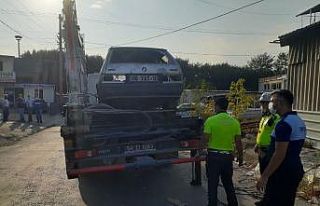 Sakarya’da polis ile zabıta ekipleri hurda ve atıl...
