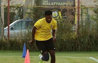 Sakatlığı atlatan Tetteh Trabzonspor maçında...