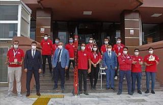 Şampiyon roket takımı irtifa yükseltti