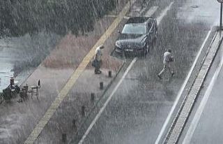Samsun’da ani sağanak hazırlıksız yakaladı