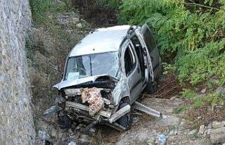 Samsun’da hafif ticari araç şarampole yuvarlandı:...