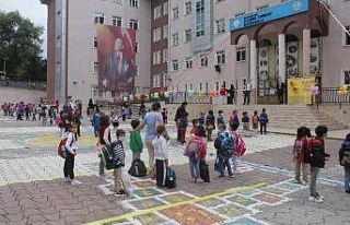 Samsun’da minikler pandemi gölgesinde ders başı...