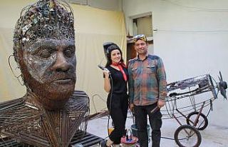 Sanatçı baba ve kızın son eseri: İlk milli uçak...