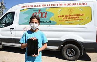 Şanlıurfa Valisi öğrencinin tablet isteğini geri...