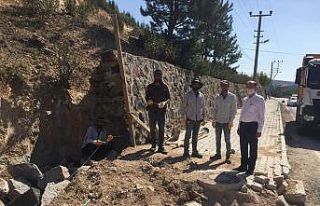 Şaphane’de yol bakım ve peyzaj çalışmaları