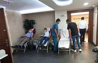 Sarraf ve Kuyumcular Derneği üyeleri kan bağışında...