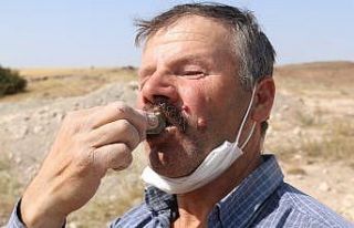 Şifa bulmak için toprak yiyorlar