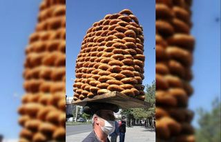 Simitleriyle çeyrek asırdır ekmek mücadelesi veriyor