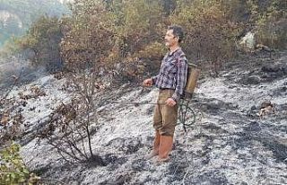 Sırt tulumbasıyla yangına müdahale etti